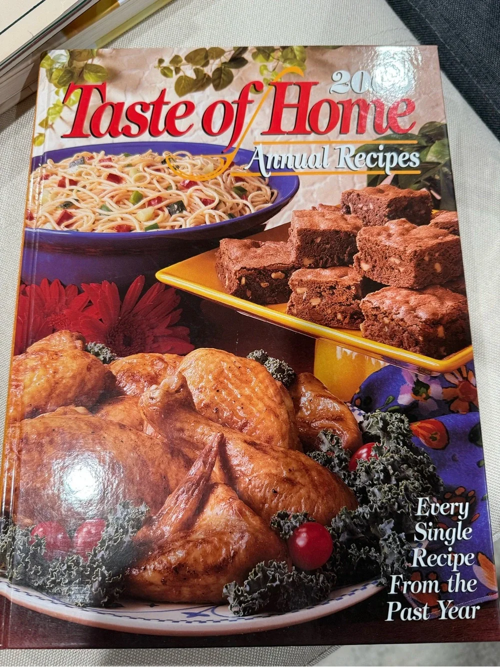 Taste of Home 2000 Annual Recipes Cookbook - Colorful Cover